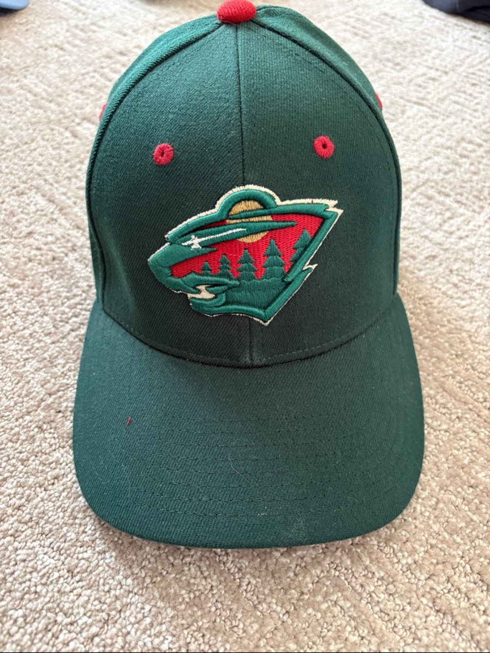 Minnesota Wild authentic Zephyr Red and Green Z-Fit XL NHL Hat VGUC 🙌